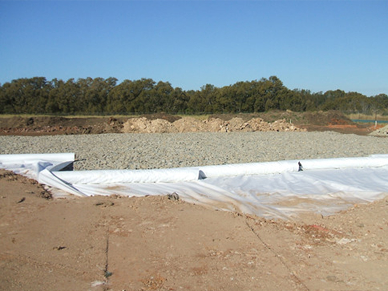 Geotextile separation and drainage geotextile