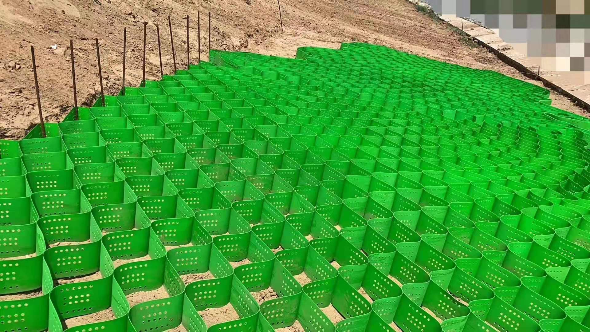 Slope protection Geocell Cellular confinement system02